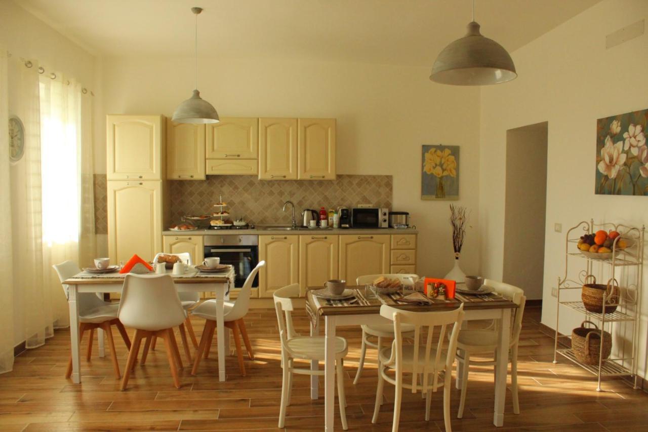 B&B Sa Corte Biancareddu Buitenkant foto