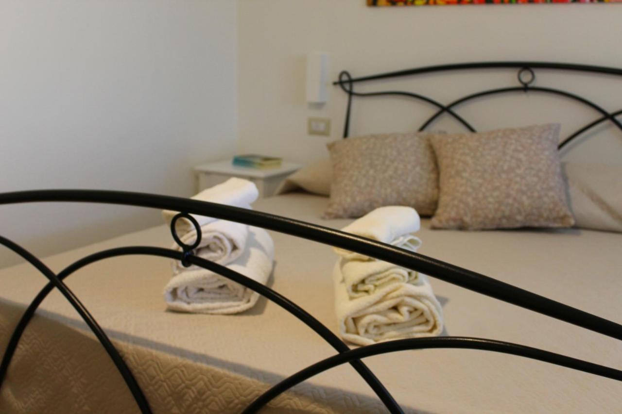 B&B Sa Corte Biancareddu Buitenkant foto